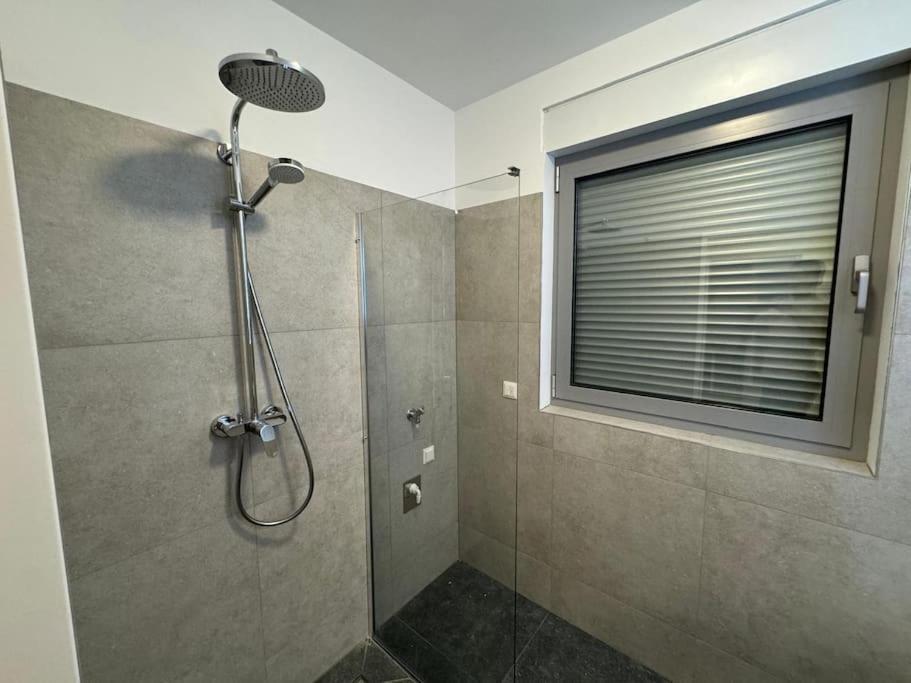 Apartment Rooftop With Balcony & Free Parking Wien